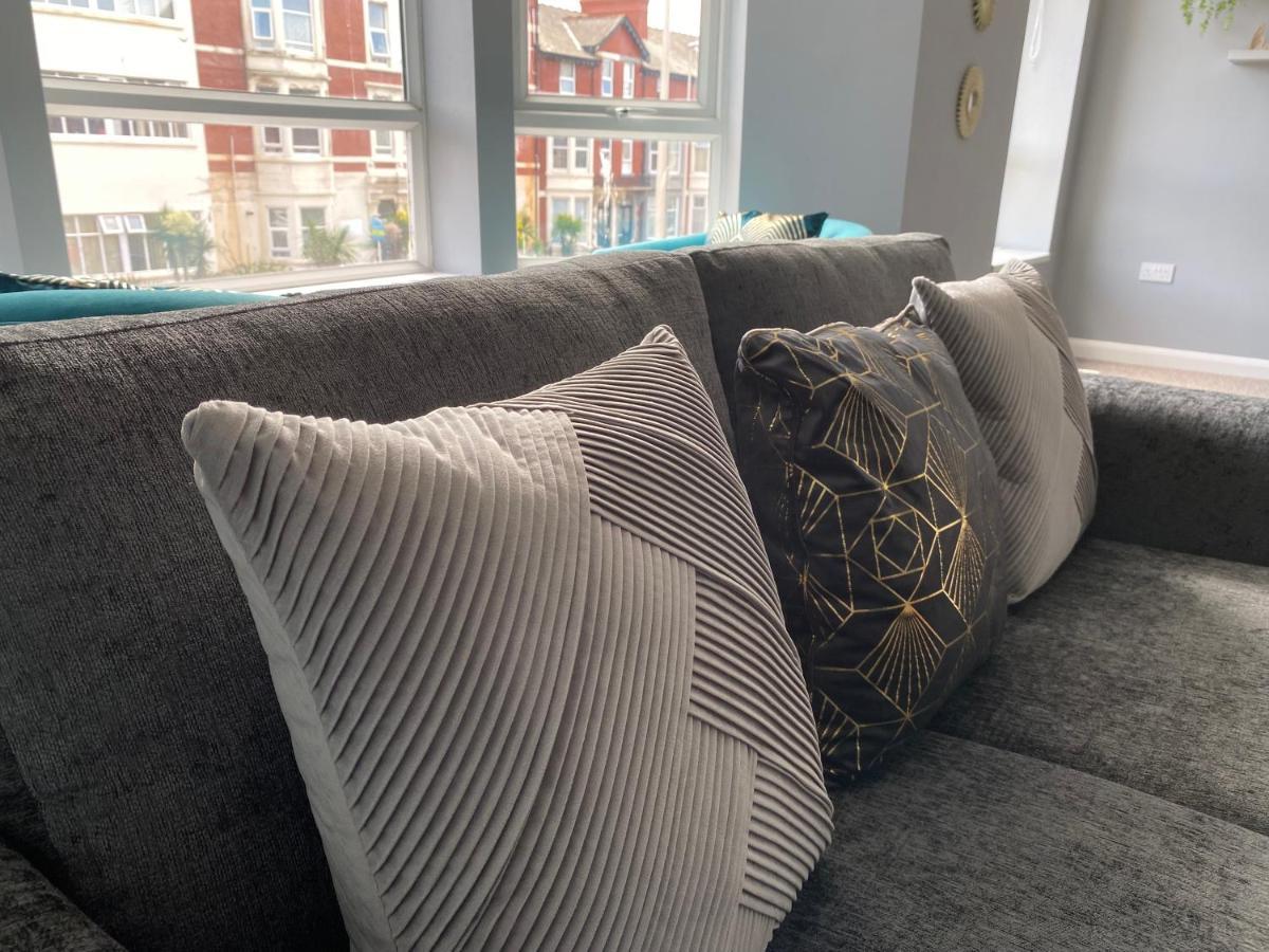 Blackpool Sleepover Apartment 4 Free Parking Sleeps 6 Екстериор снимка